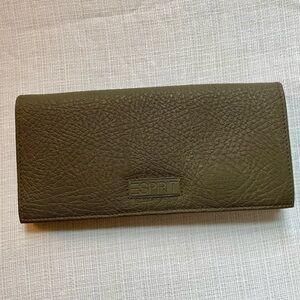 Esprit Wallet -Olive Green
